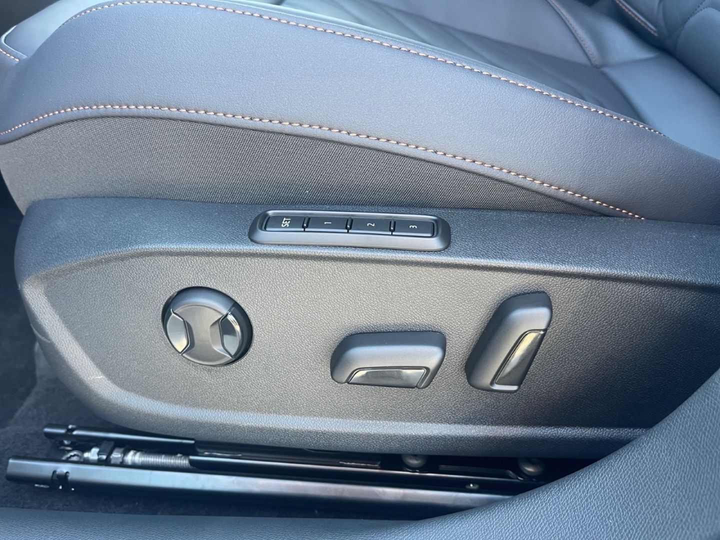 Cupra Formentor VZ 1.5 e-Hybrid AHK MATRIX LED SENNHEI