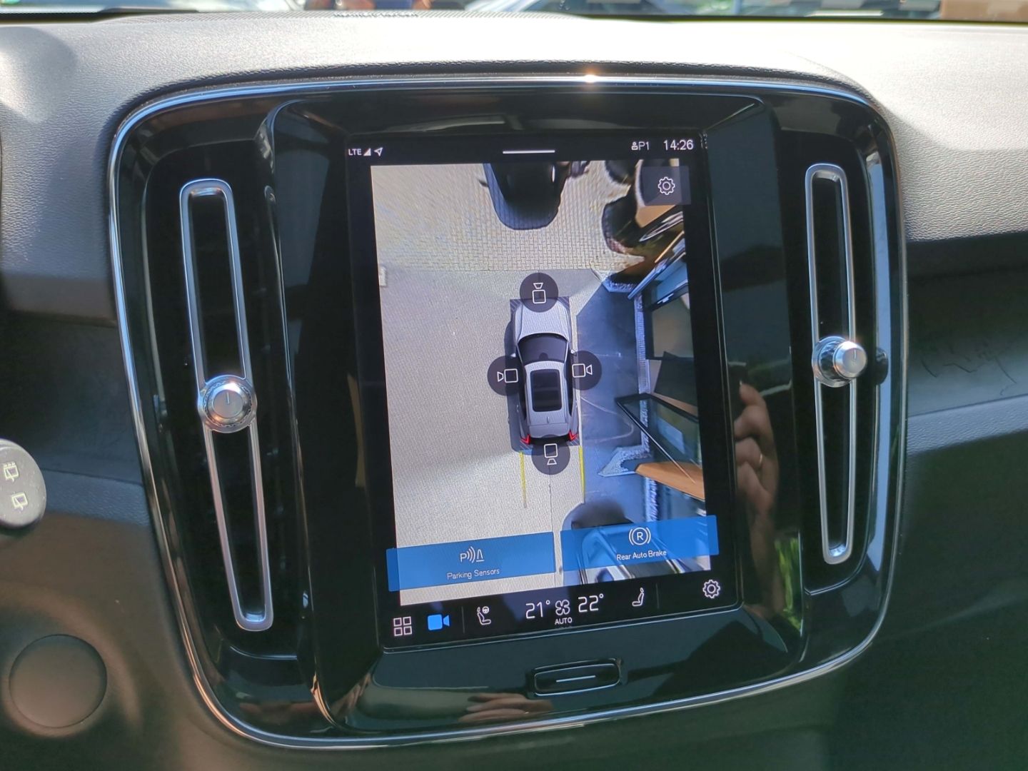 Volvo XC40 Ultimate Recharge Pure Electric 2WD - Samsaru's Car Outlet