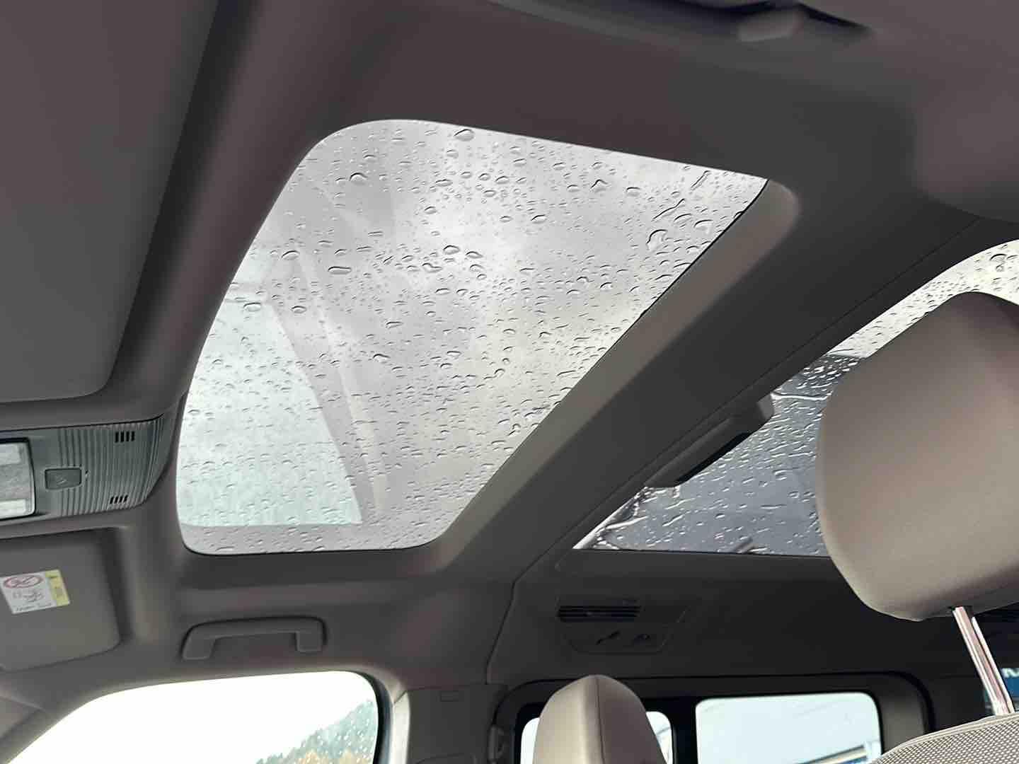 Volkswagen T7 Multivan 2.0 TDI Life - Samsaru's Car Outlet