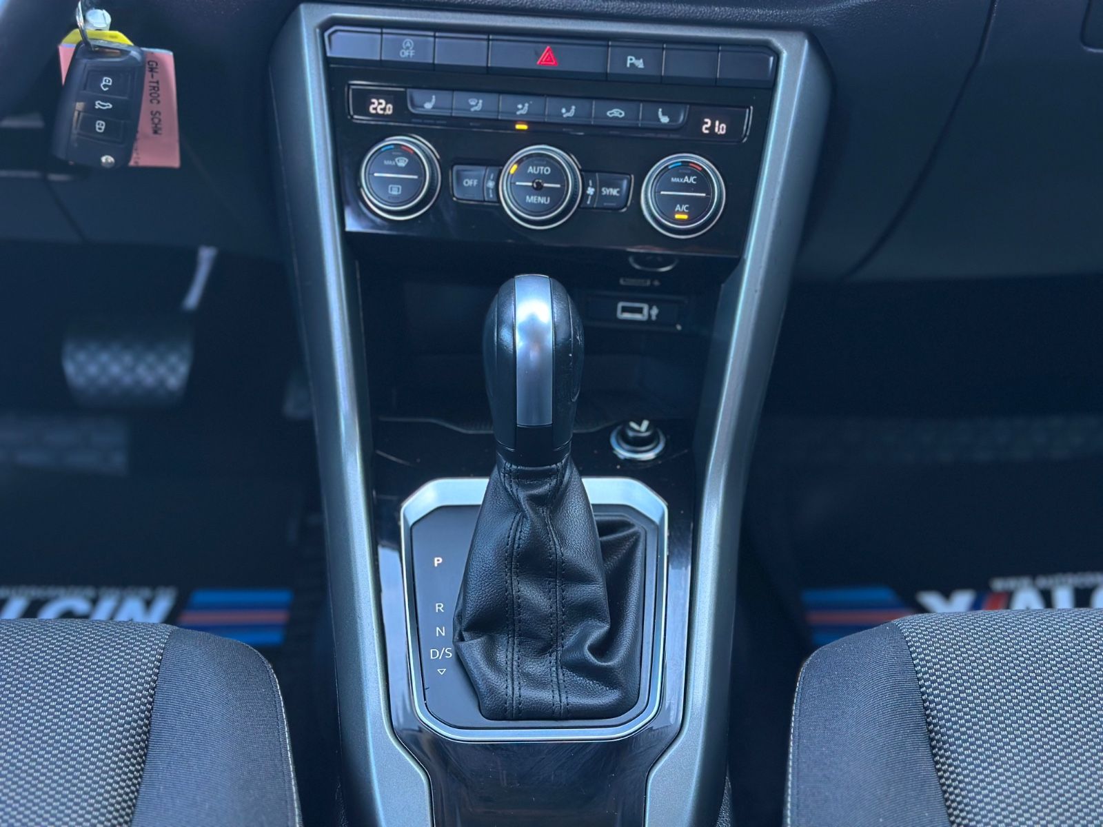 Volkswagen T-Roc 2.0 TDI SCR DSG Style - Samsaru's Car Outlet