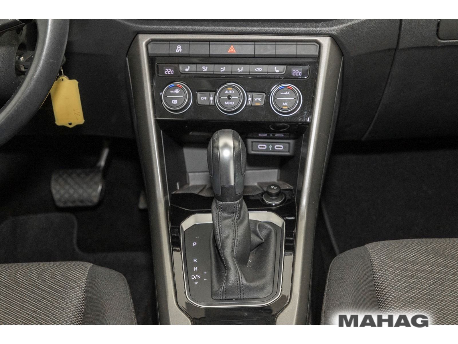 Volkswagen T-ROC 1.5 TSI STYLE - Samsaru's Car Outlet