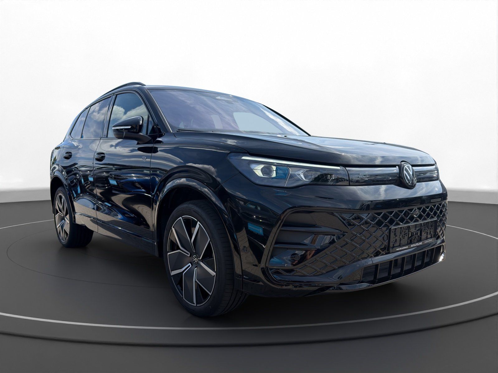 Volkswagen Tiguan 2.0 TDI DSG 4MOTION R-Line | PANO |