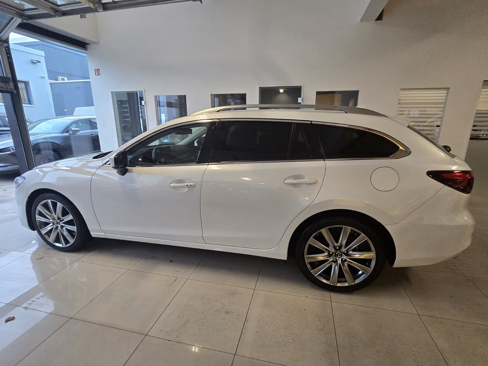 Mazda 6 Kombi Exclusive-Line *HUD*BOSE*SB*LEDER*360°