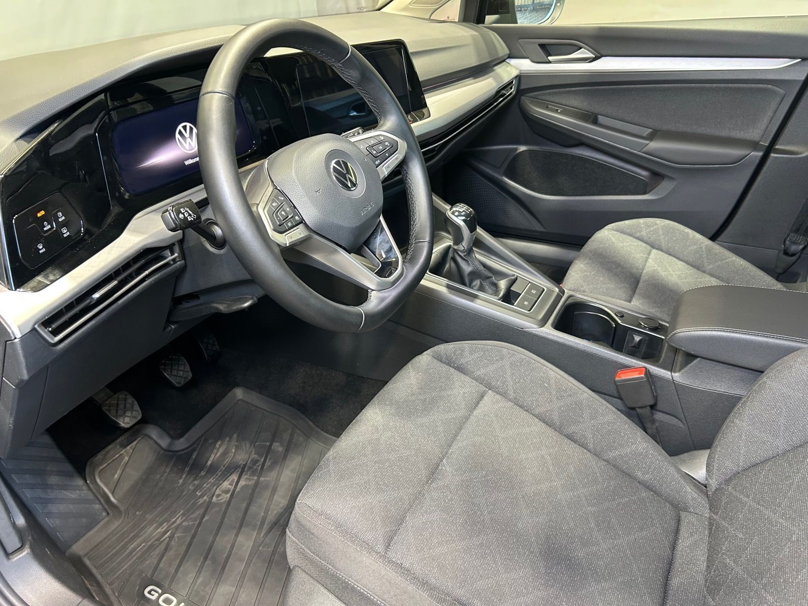 Volkswagen Golf Variant Life 2.0 TDI - Samsaru's Car Outlet