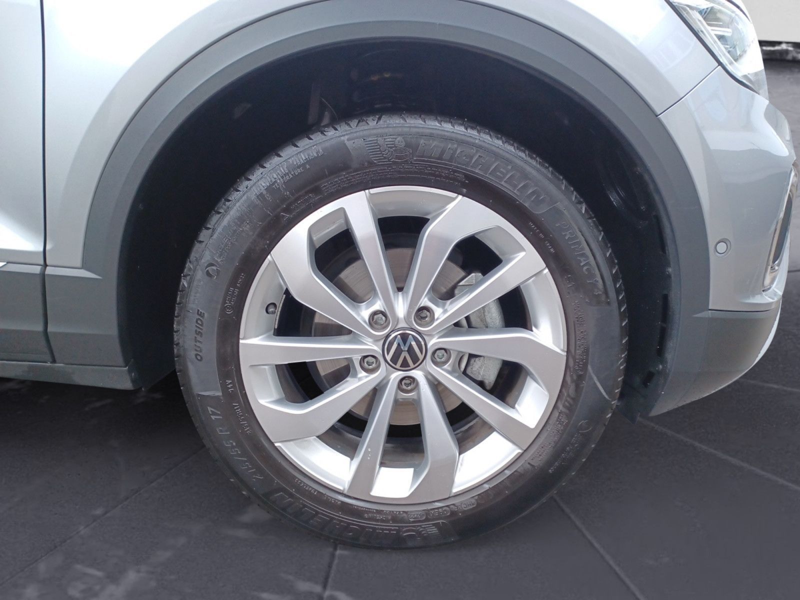 Volkswagen T-Roc 1.5 TSI DSG Style - Samsaru's Car Outlet