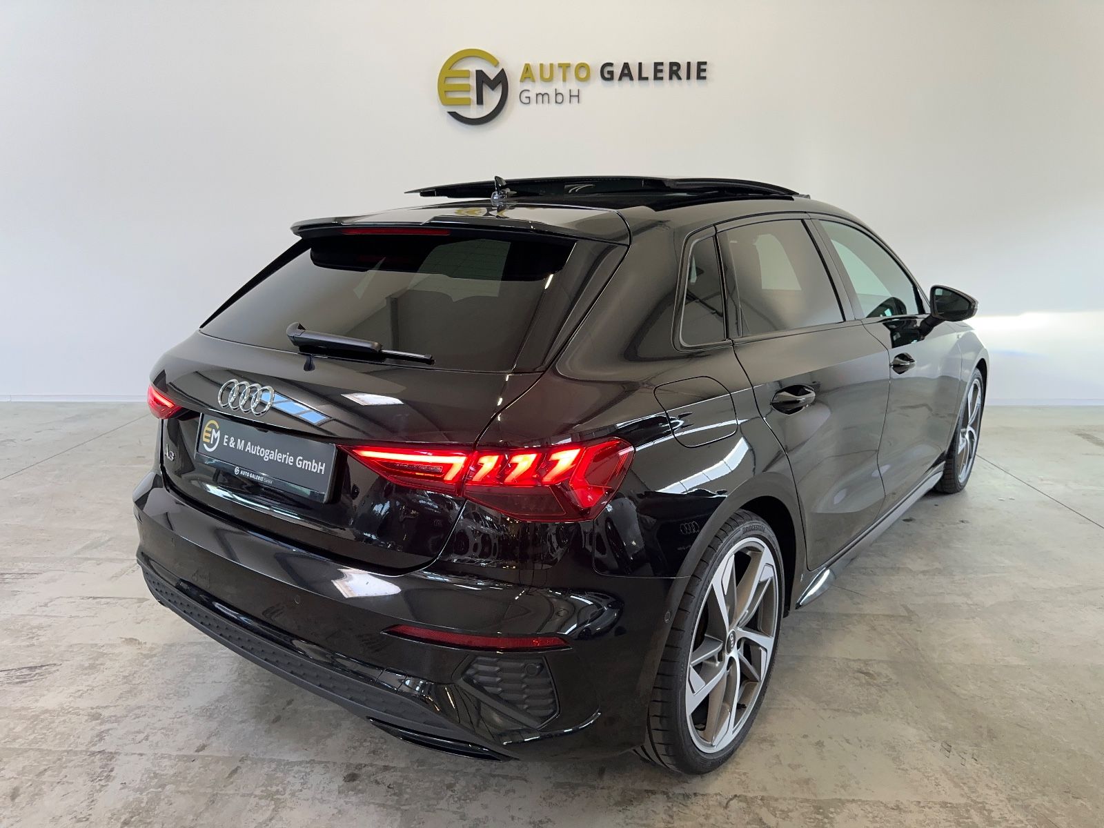 Audi A3 Sportback 35 TFSI S line - Samsaru's Car Outlet
