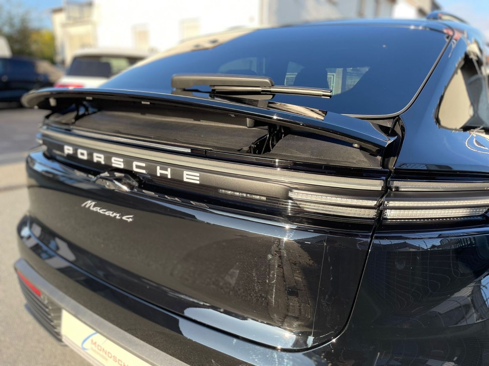 Porsche Macan 4 - Samsaru's Car Outlet