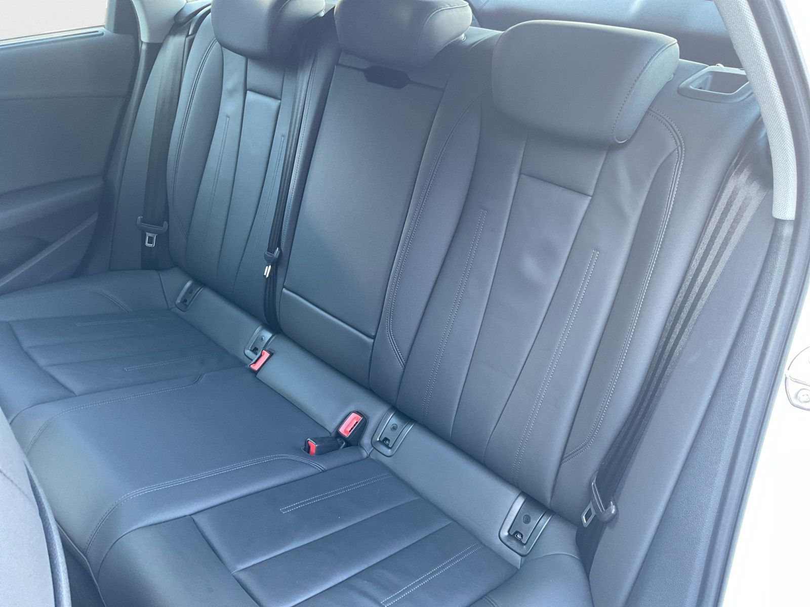 Audi A4 Avant 40 TDI S tronic Business - Samsaru's Car Outlet