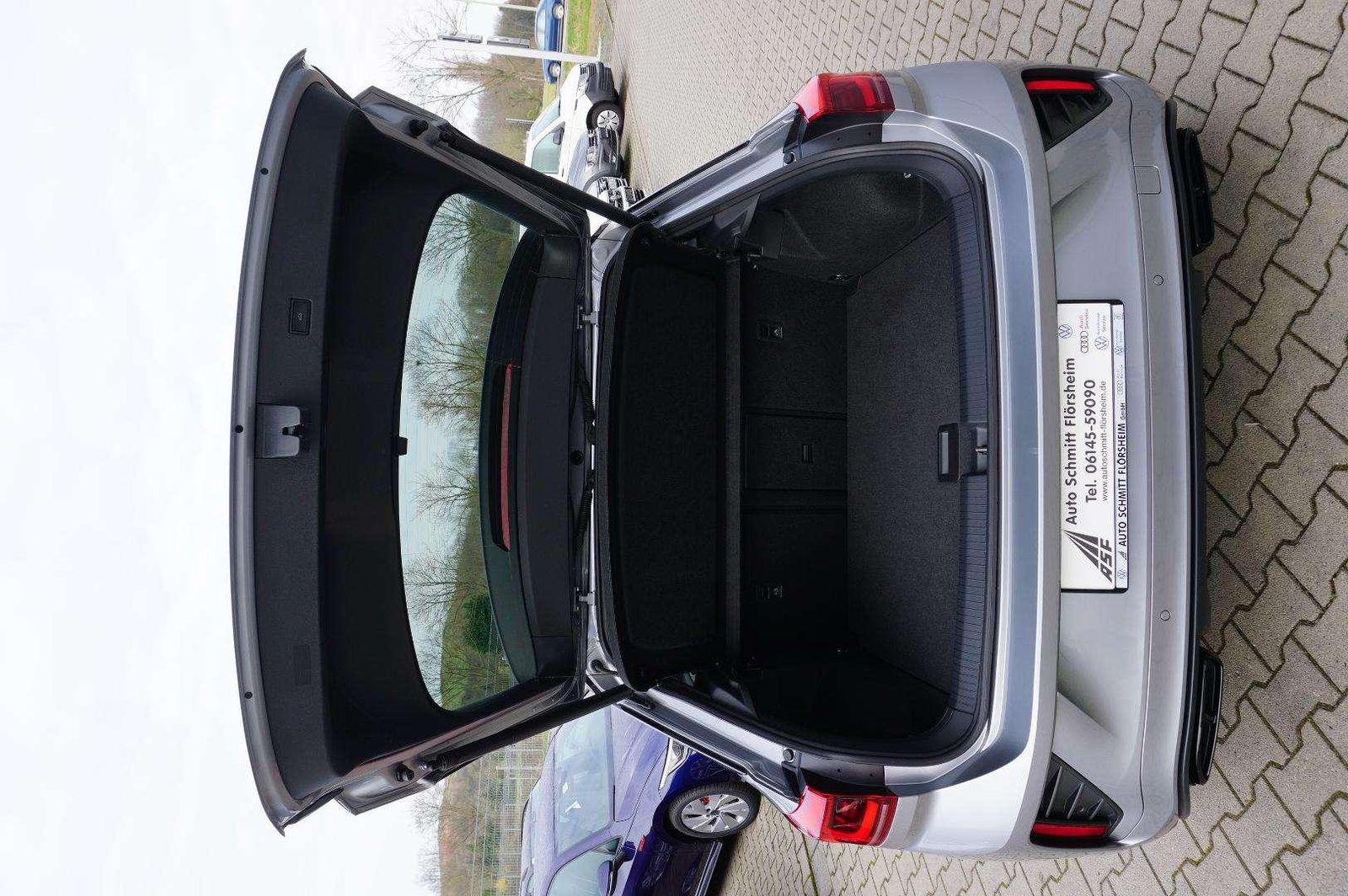 Volkswagen T-Roc R-Line 1.5 TSI 7-Gang DSG - Samsaru's Car Outlet