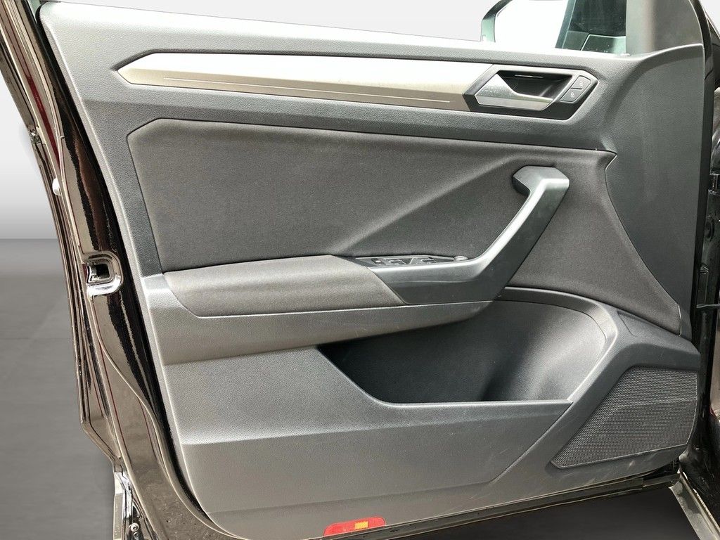 Volkswagen T-Roc 1.5 TSI DSG Style - Samsaru's Car Outlet