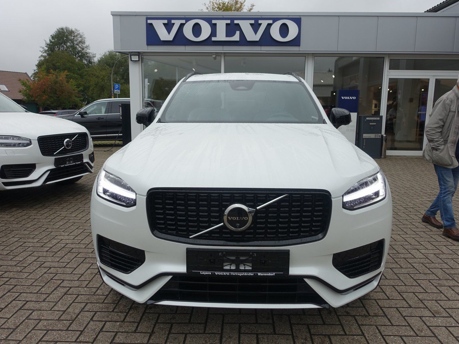 Volvo XC90 Plus Dark T8 AWD Plug-inHybrid/AHK/360°/H&K