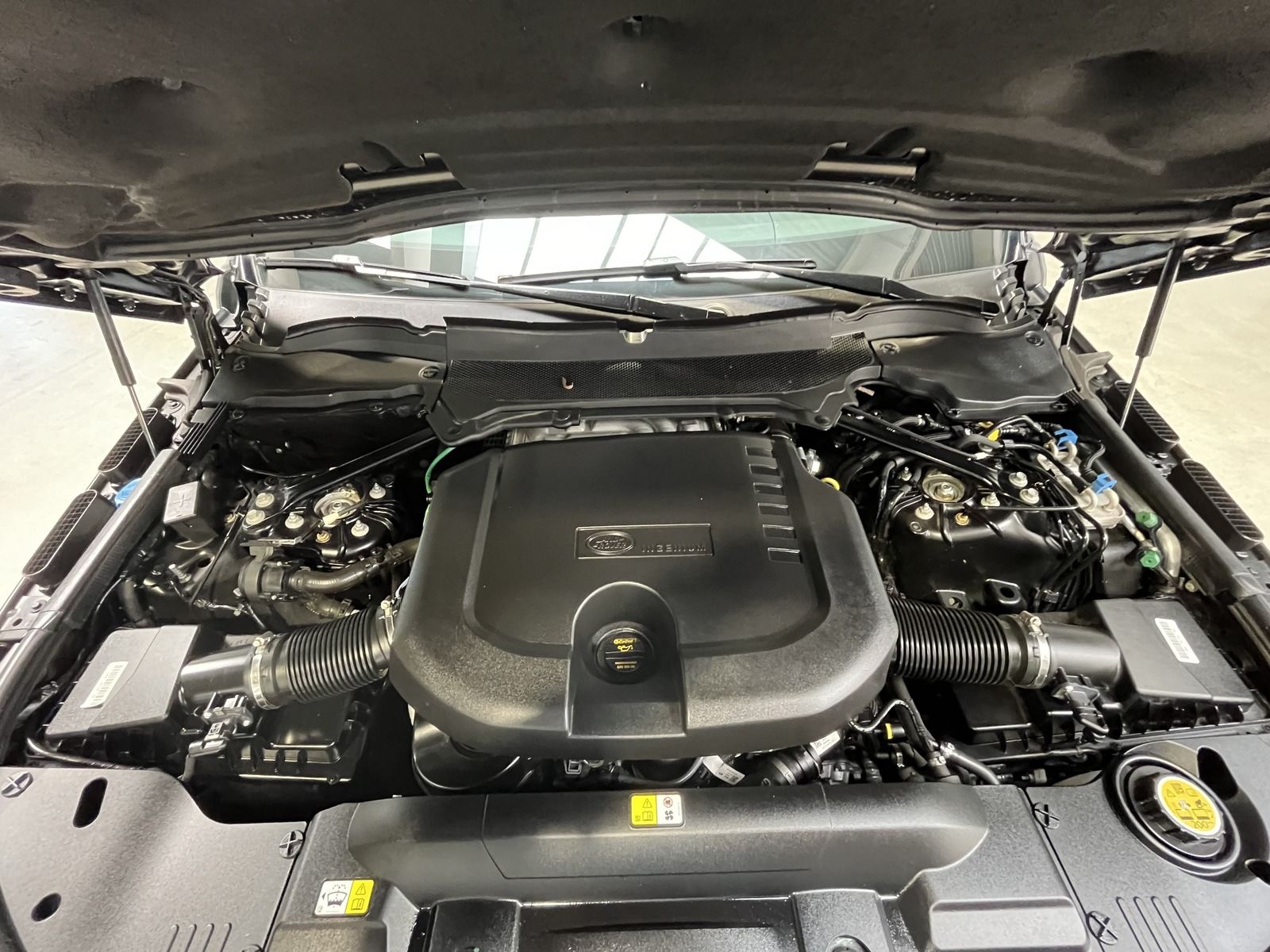 Range Rover Sport HSE-Dynamic - Samsaru's Car Outlet