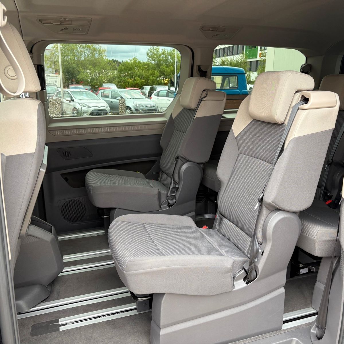 Volkswagen T7 Multivan 2.0TDI - Samsaru's Car Outlet