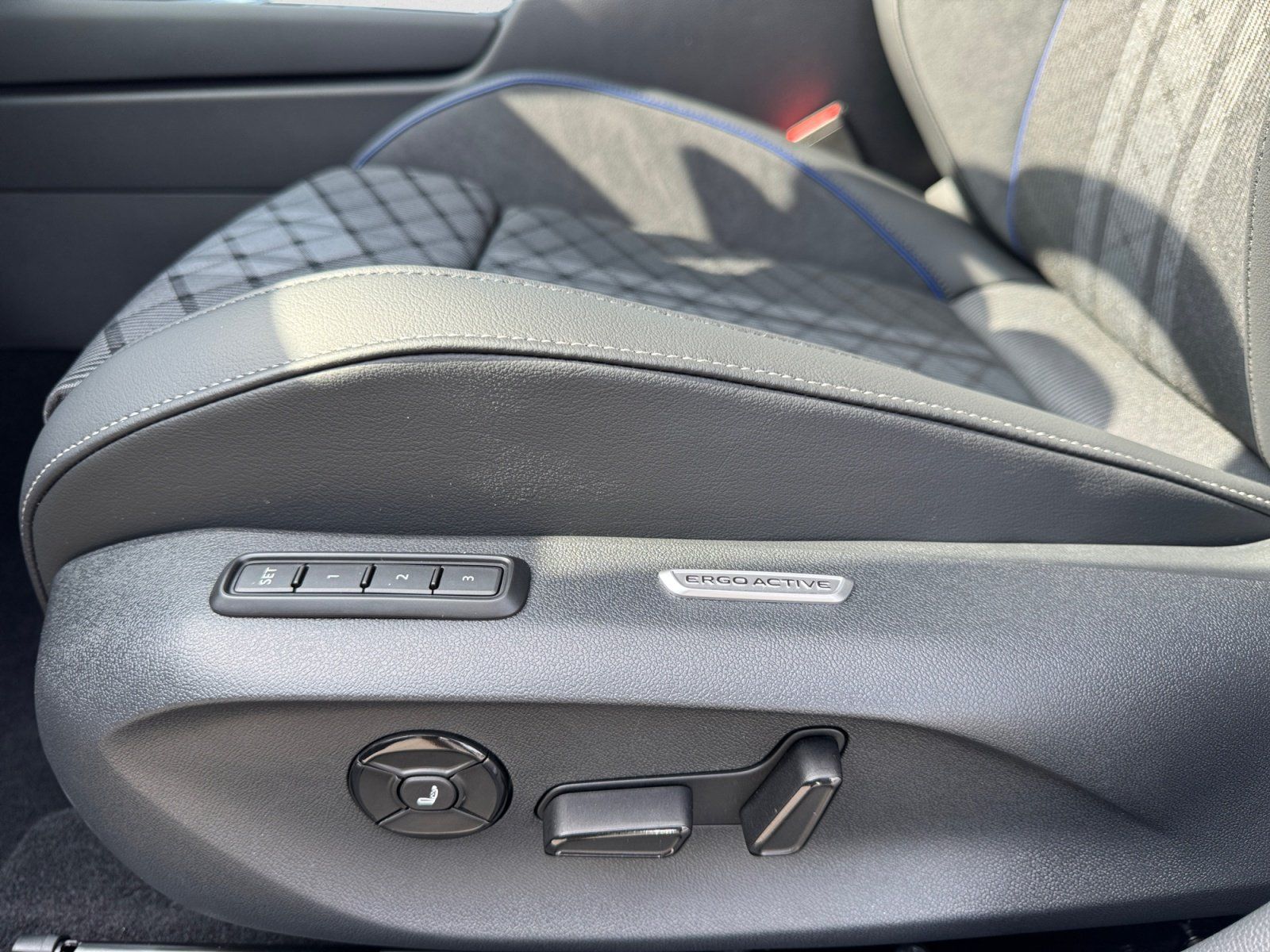 Volkswagen Passat Variant R-Line TDI DSG 4Motion|AHK|NAVI|A