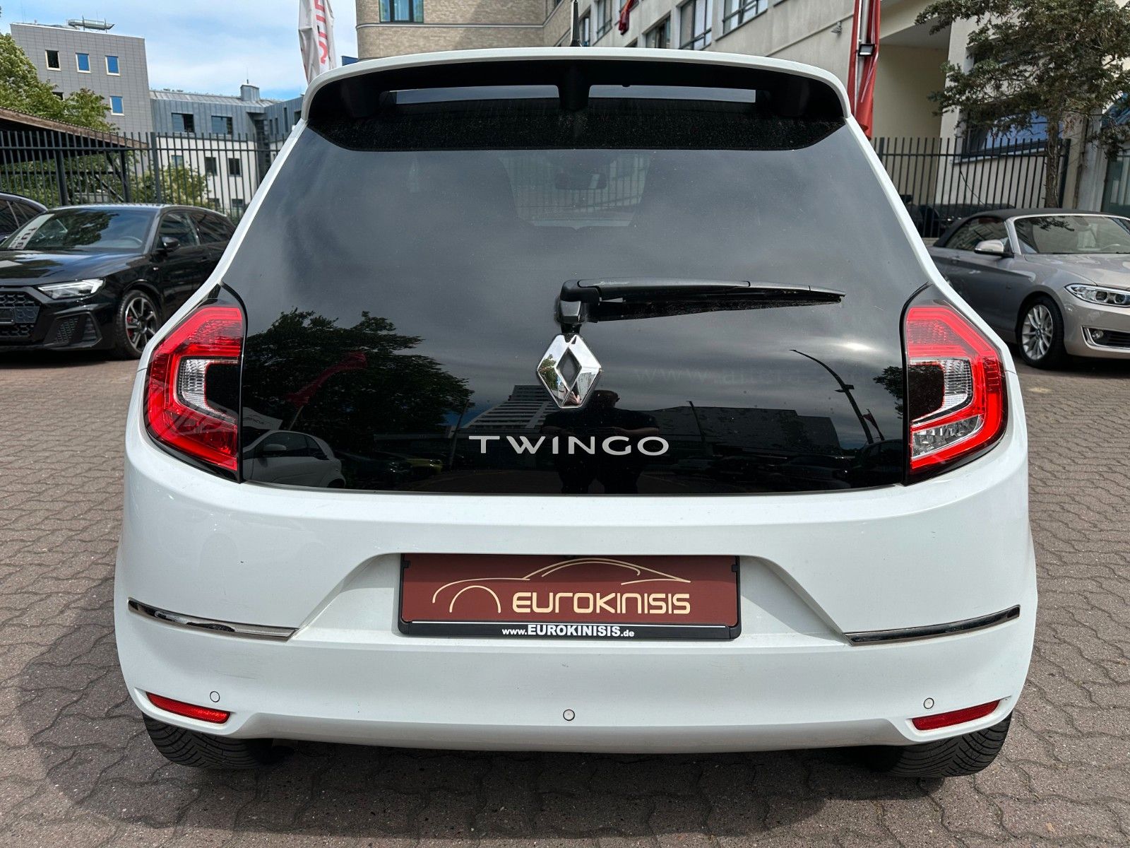 Renault Twingo TCe90 - Samsaru's Car Outlet