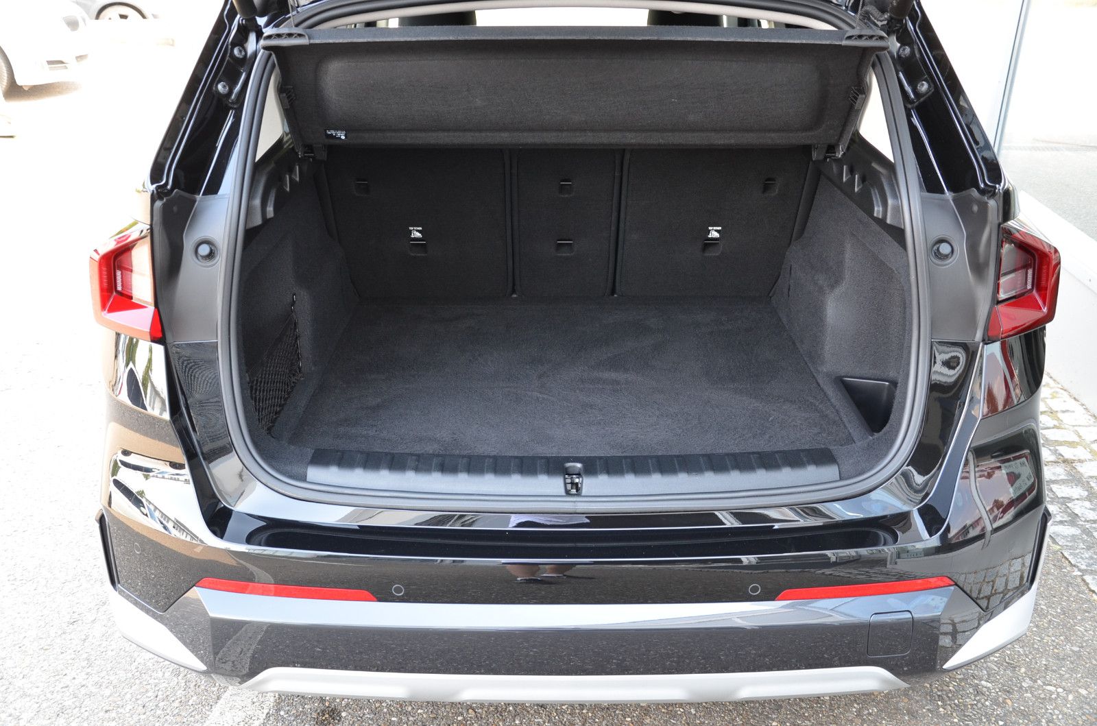 BMW X1 23 d xDrive xLine Sportsitze - Samsaru's Car Outlet