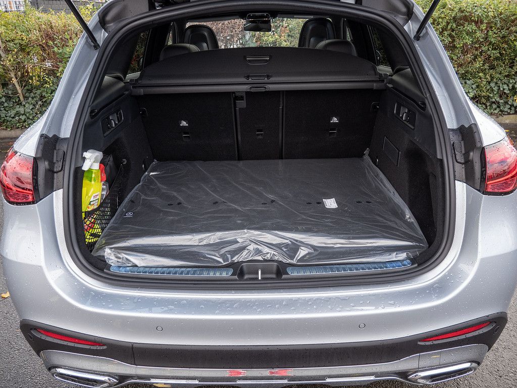 Mercedes-Benz GLC 200 d 4M AMG Line AHK Abstandstemp. LED Pano