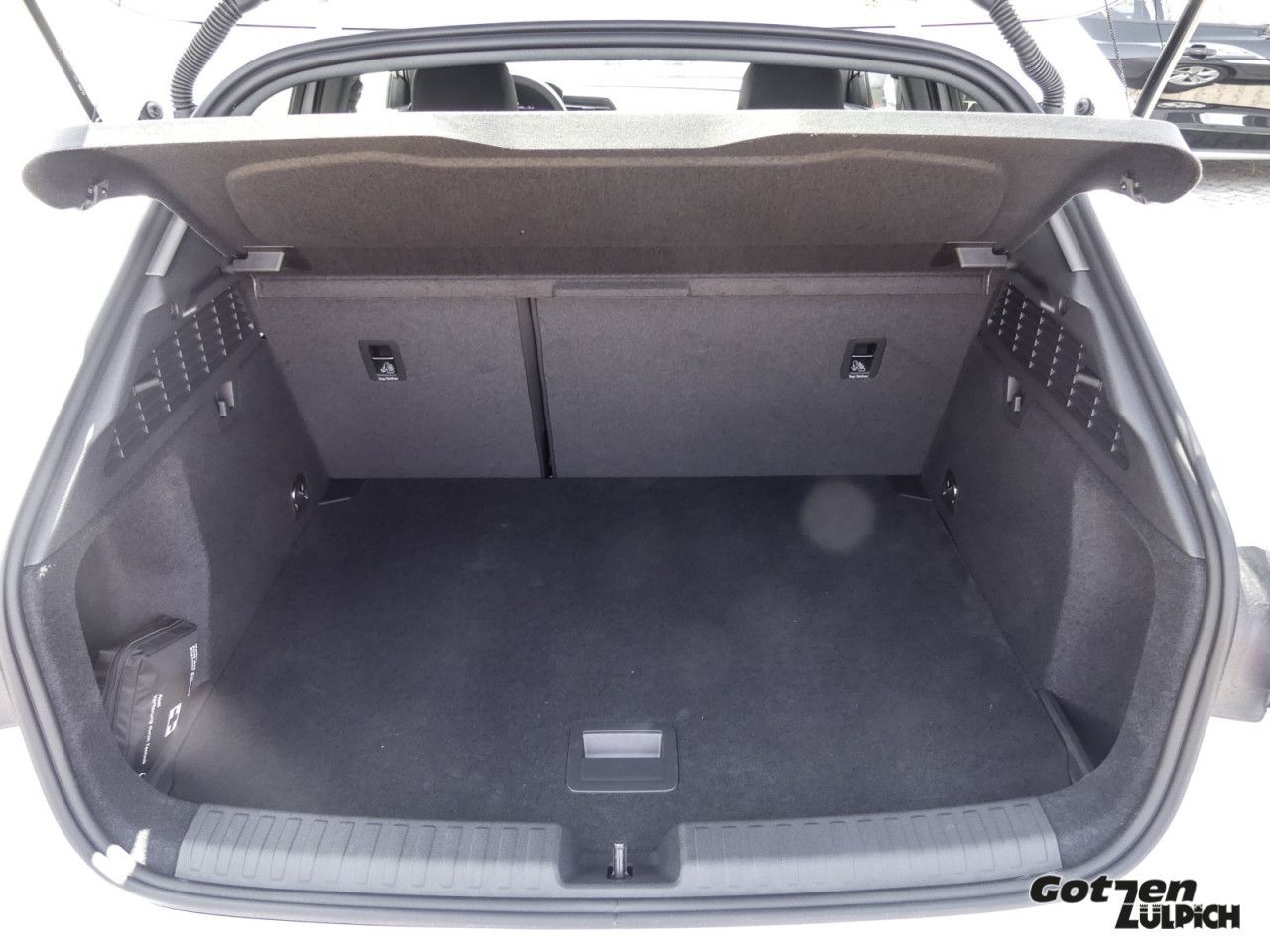 Audi A3 Sportback 35 TFSI S line - Samsaru's Car Outlet