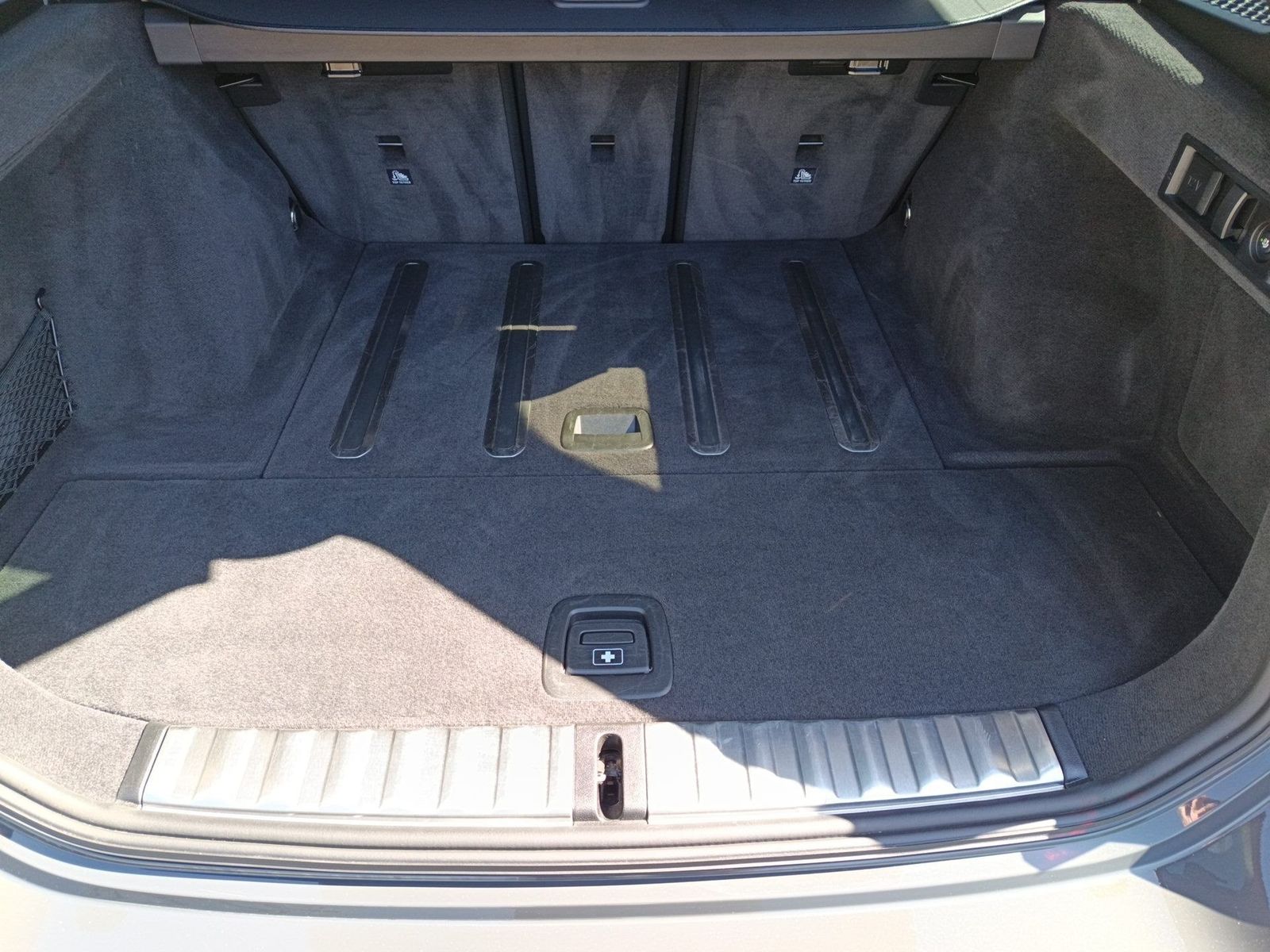 BMW 320d Touring+M SPORTPAKET+ANH.KUPPLUNG+LIVE COCK