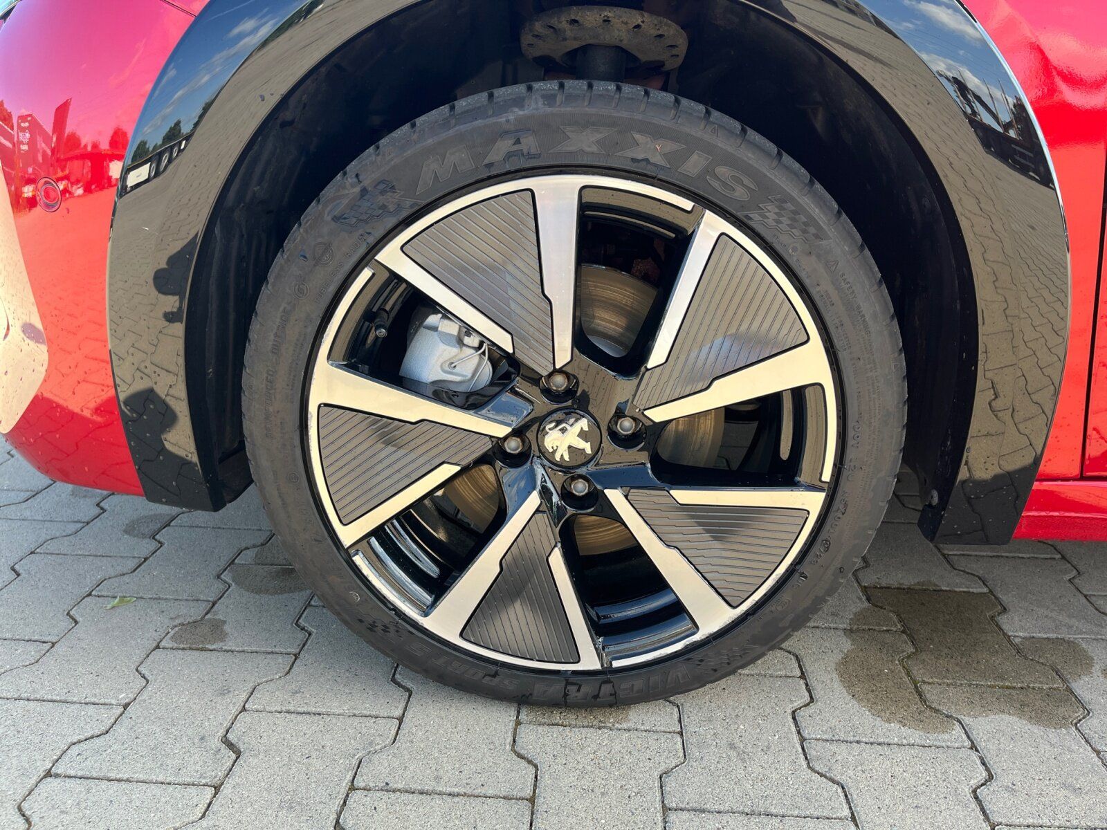 Peugeot e 208 GT - Samsaru's Car Outlet