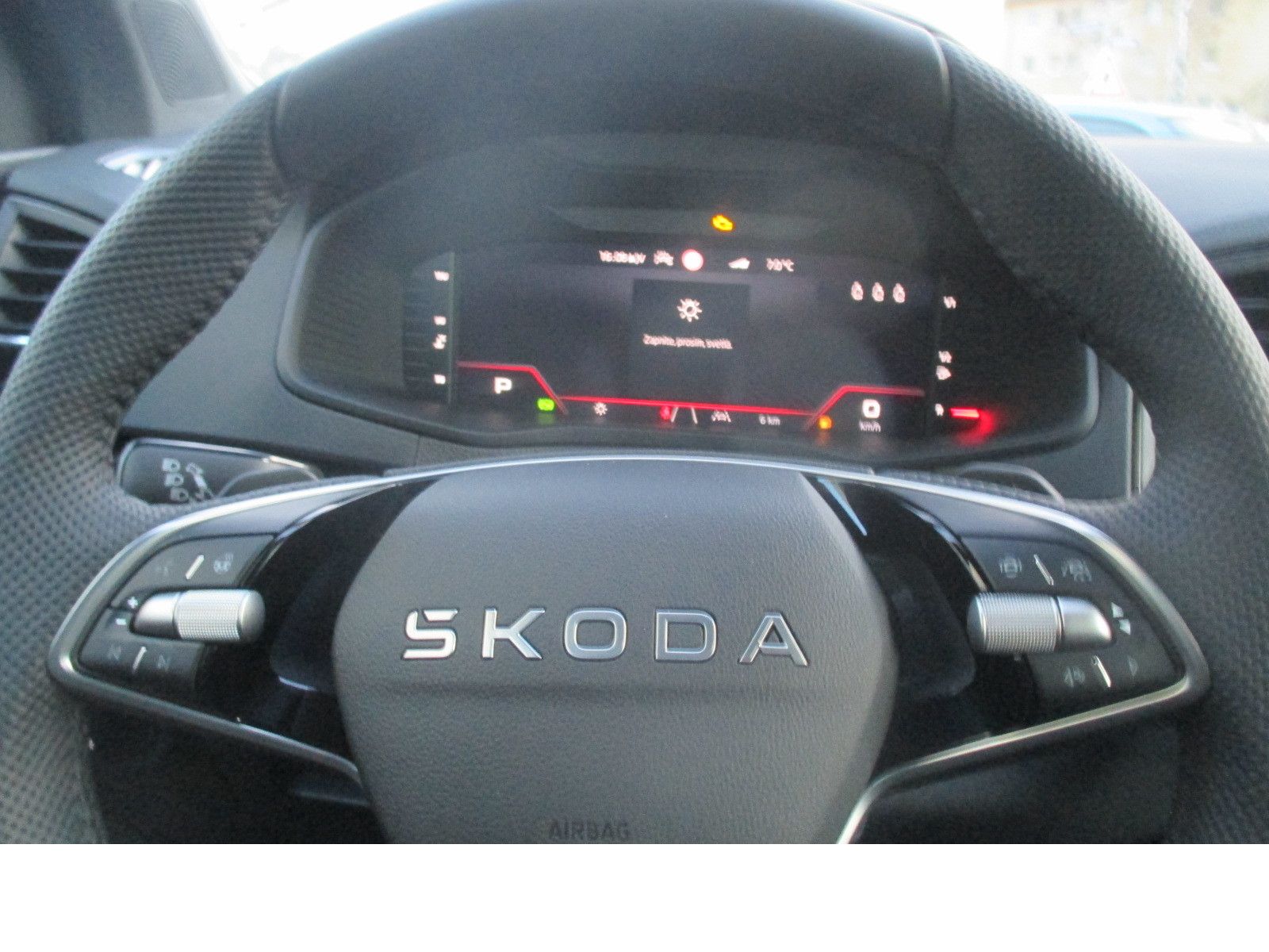 Skoda Karoq Sportline1,5TSI DSG Nav/ 360*/ AHK/ Side/