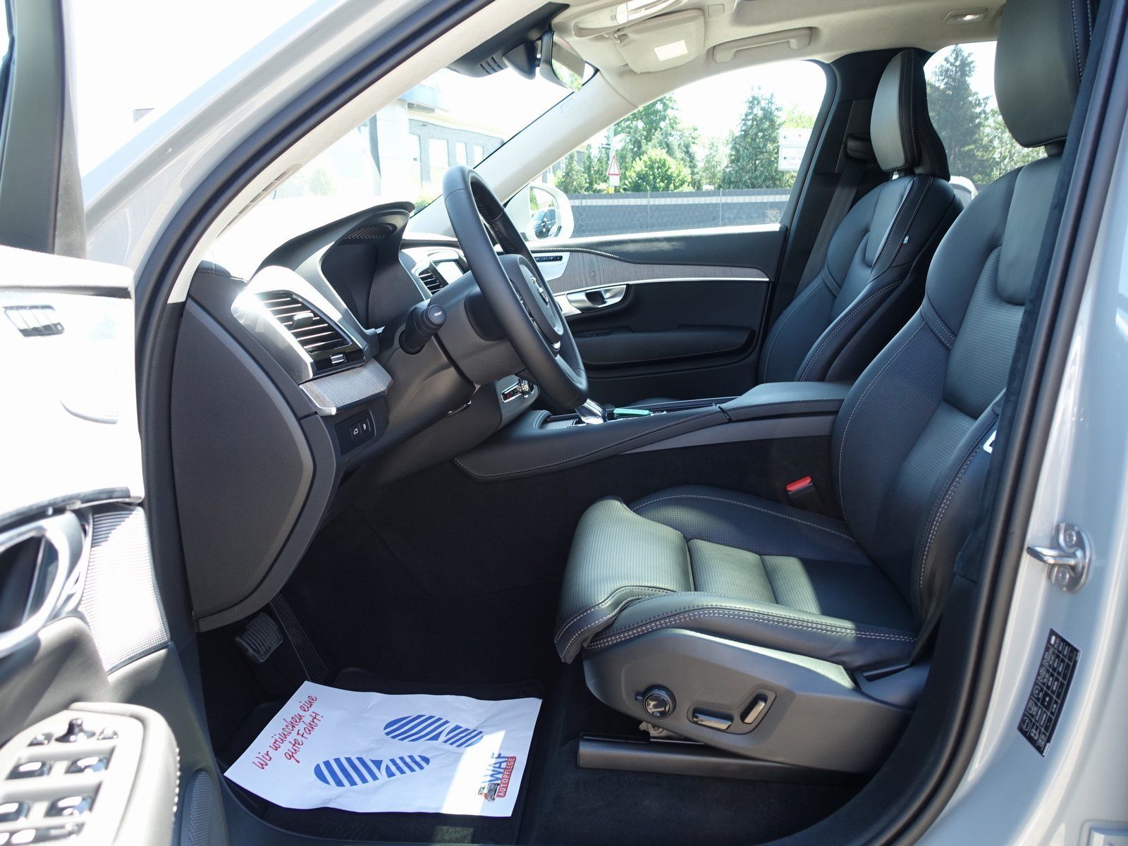 Volvo XC90 Recharge Ultimate Bright T8 AWD - Samsaru's Car Outlet