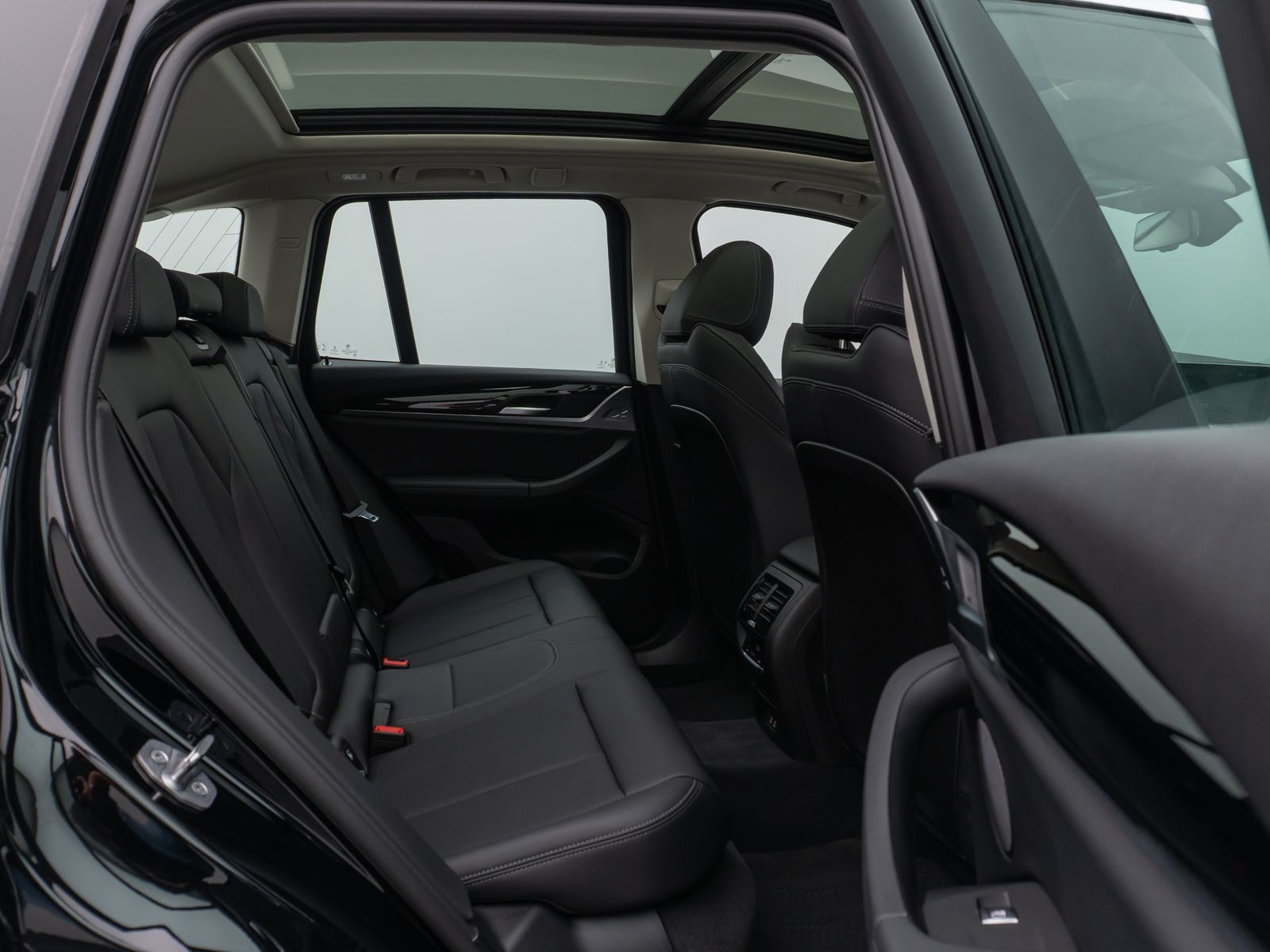 BMW X3 xD30e Sport - Samsaru's Car Outlet