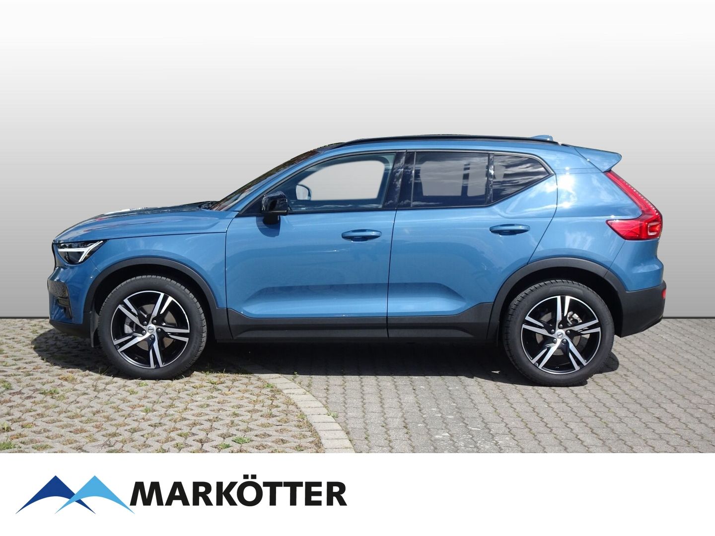 Volvo XC40 B3 Plus Dark - Samsaru's Car Outlet