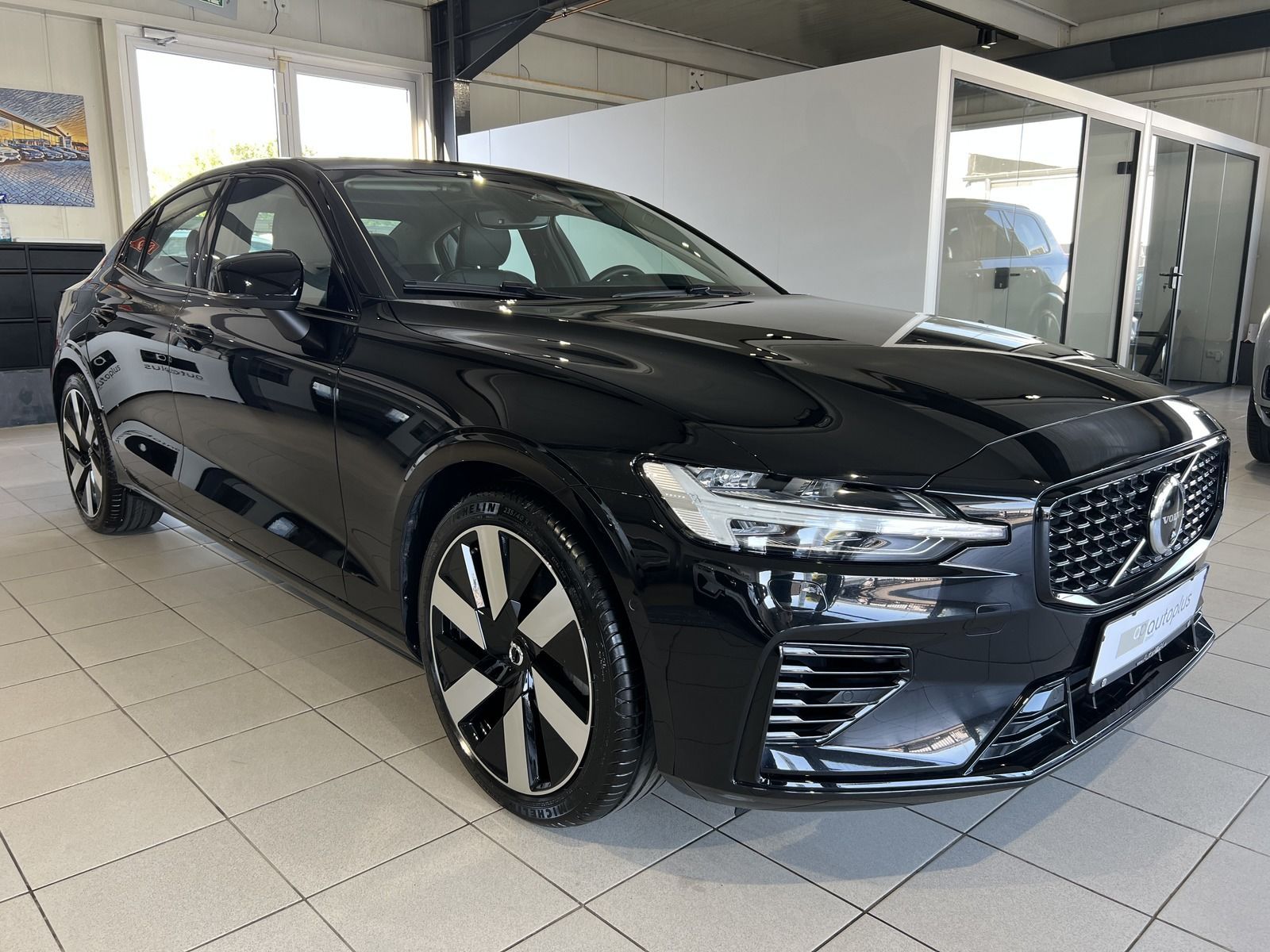 Volvo S60 T8 Ultimate Dark Recharge AWD B&W Massage