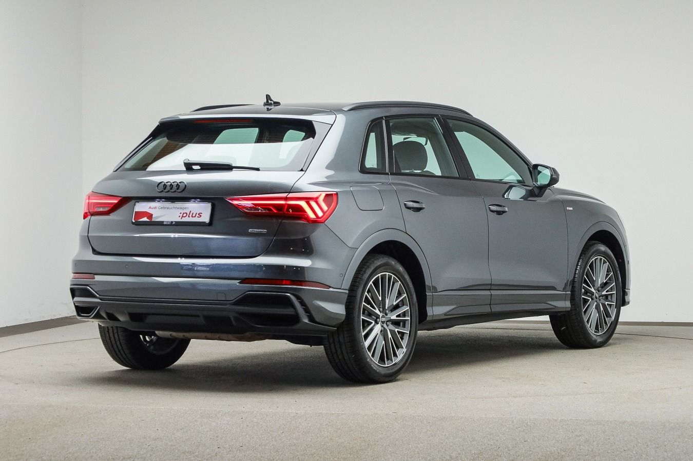 Audi Q3 S line black 45 TFSI qu. Assist, Navi, Sound