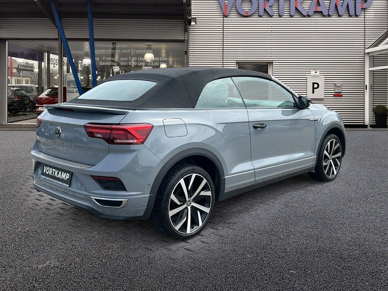 Volkswagen T-Roc R-Line Edition Plus - Samsaru's Car Outlet