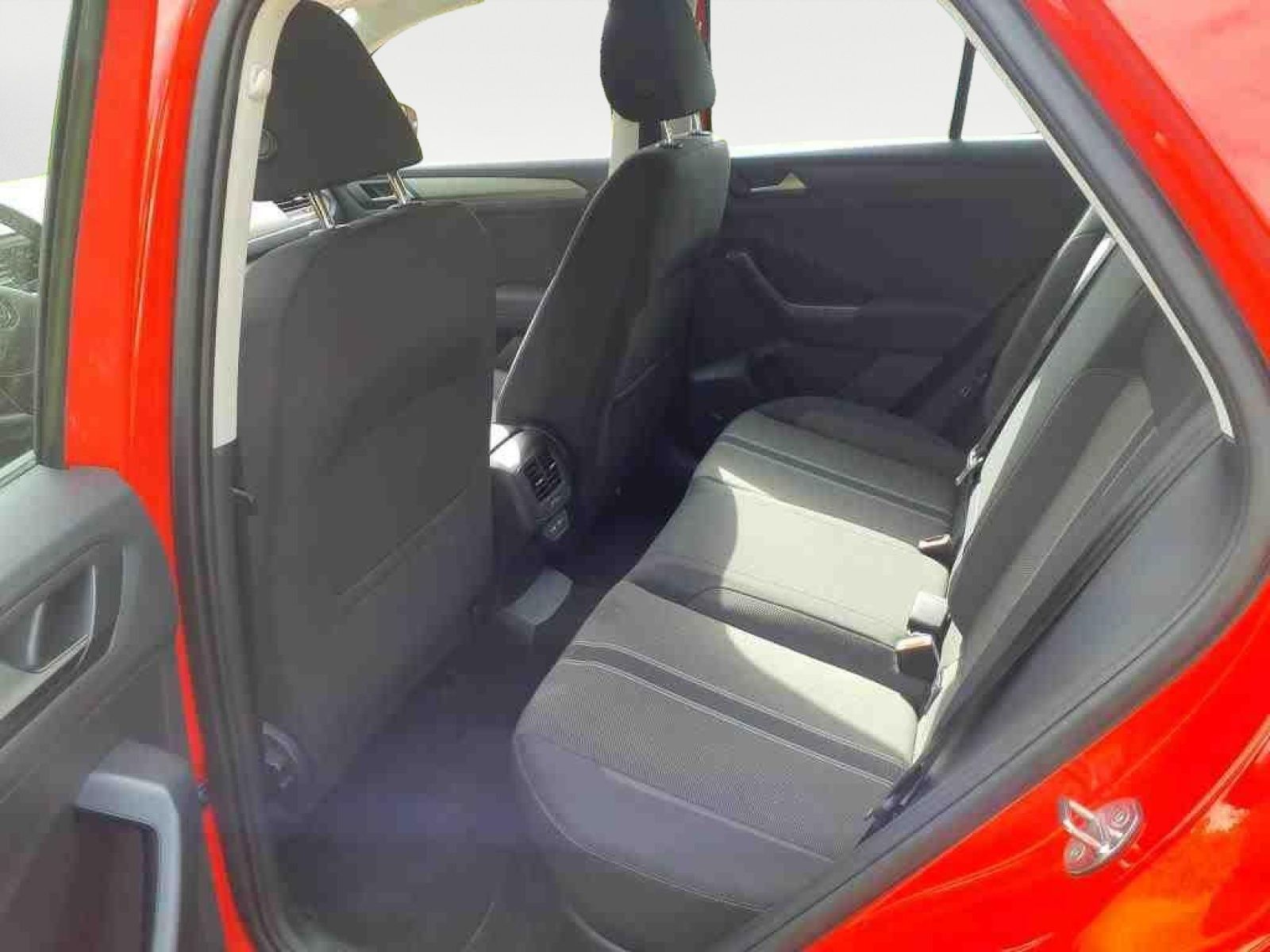 Volkswagen T-Roc 1.0 TSI Style - Samsaru's Car Outlet