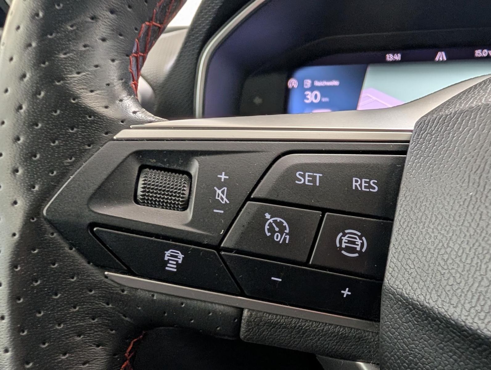 Seat Leon 1.5 eTSI DSG FR AHZV|Winter|Navi|AHK|ACC|RF