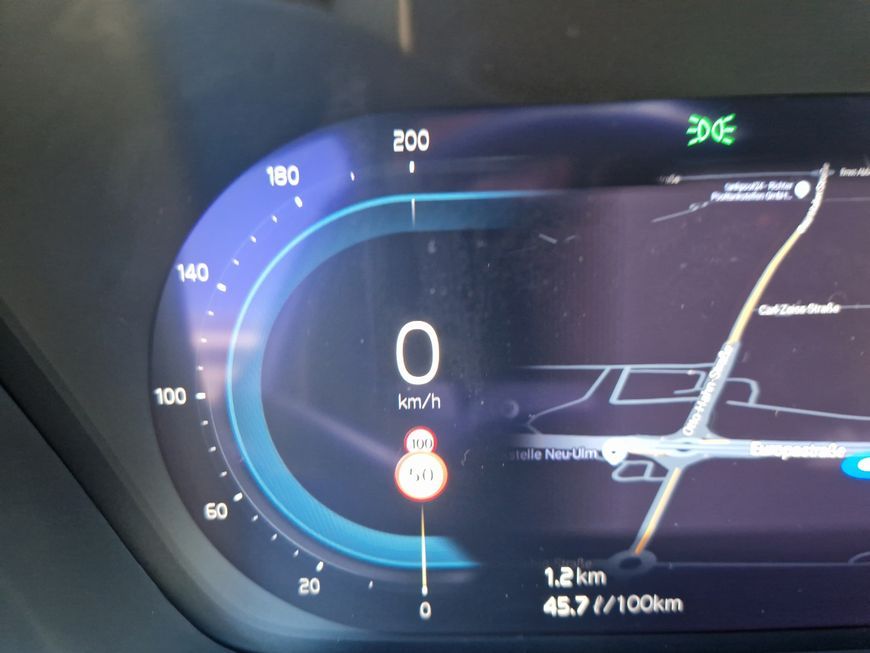 Volvo XC40 B3 Core - Samsaru's Car Outlet