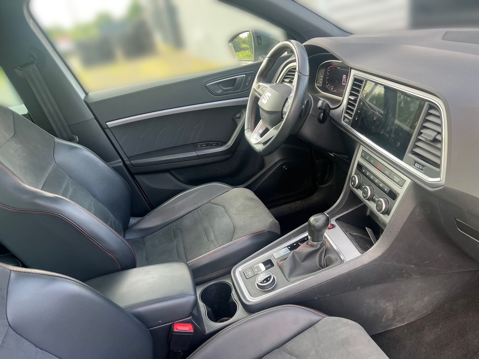 Seat Ateca FR 1.5TSI 110kW (150PS)*DSG*AHK*PANO*NAVI*