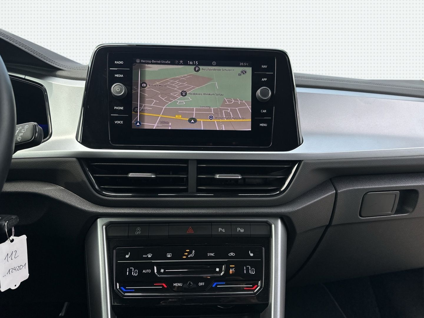Volkswagen T-Roc Life 2.0 TDI DSG - Samsaru's Car Outlet