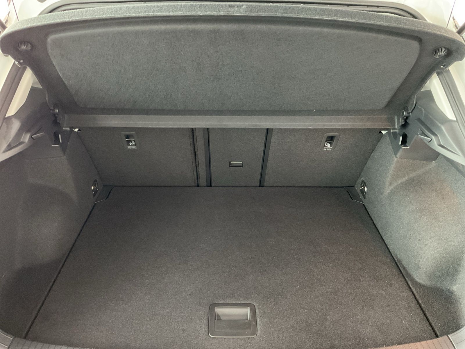 Volkswagen T-Roc 1.5 TSI DSG Active - Samsaru's Car Outlet