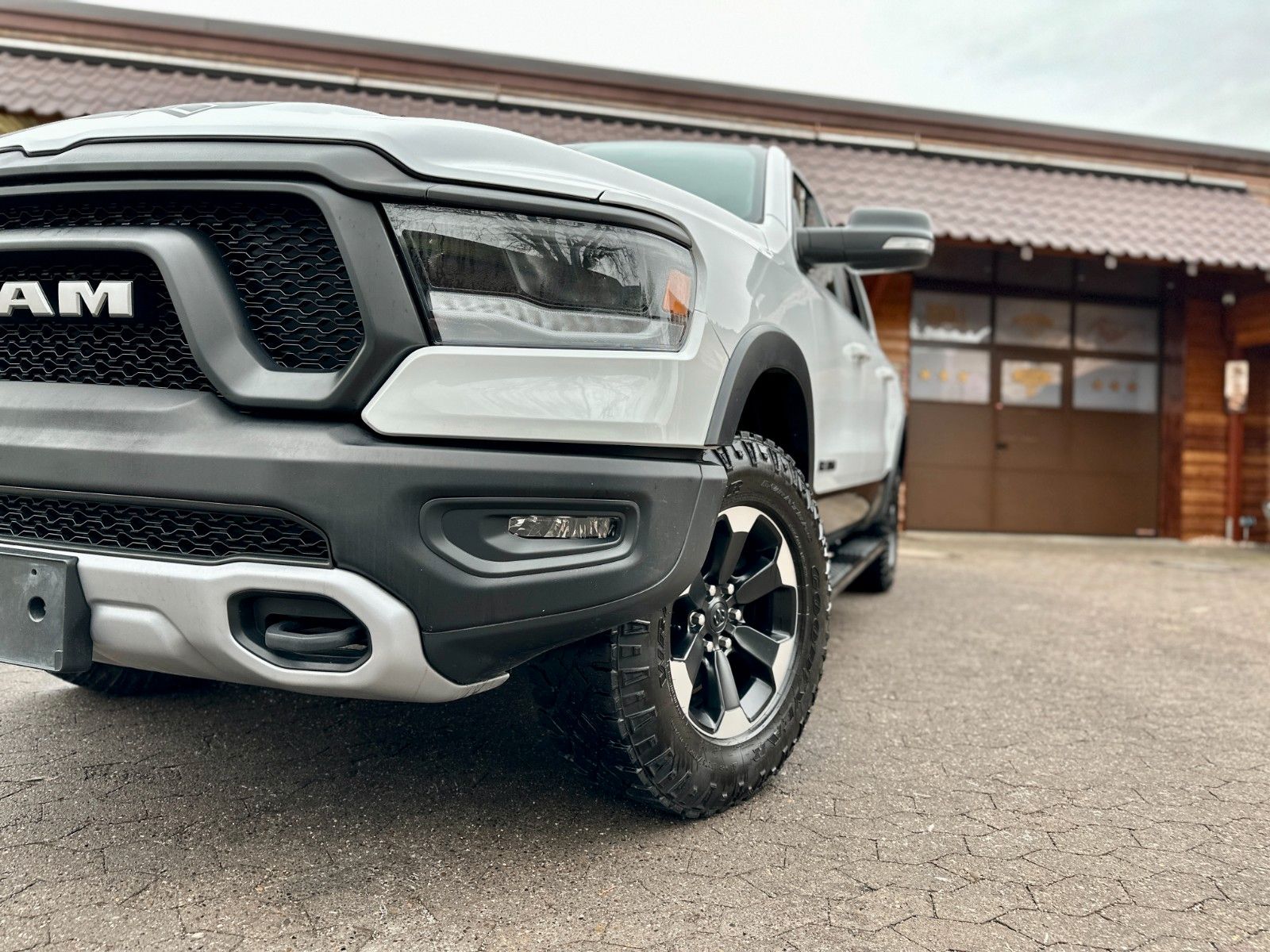 Dodge 5.7 V8*4X4*LPG*REBEL*LEDER*LED*NAVI*AHK*MFL*TOP*