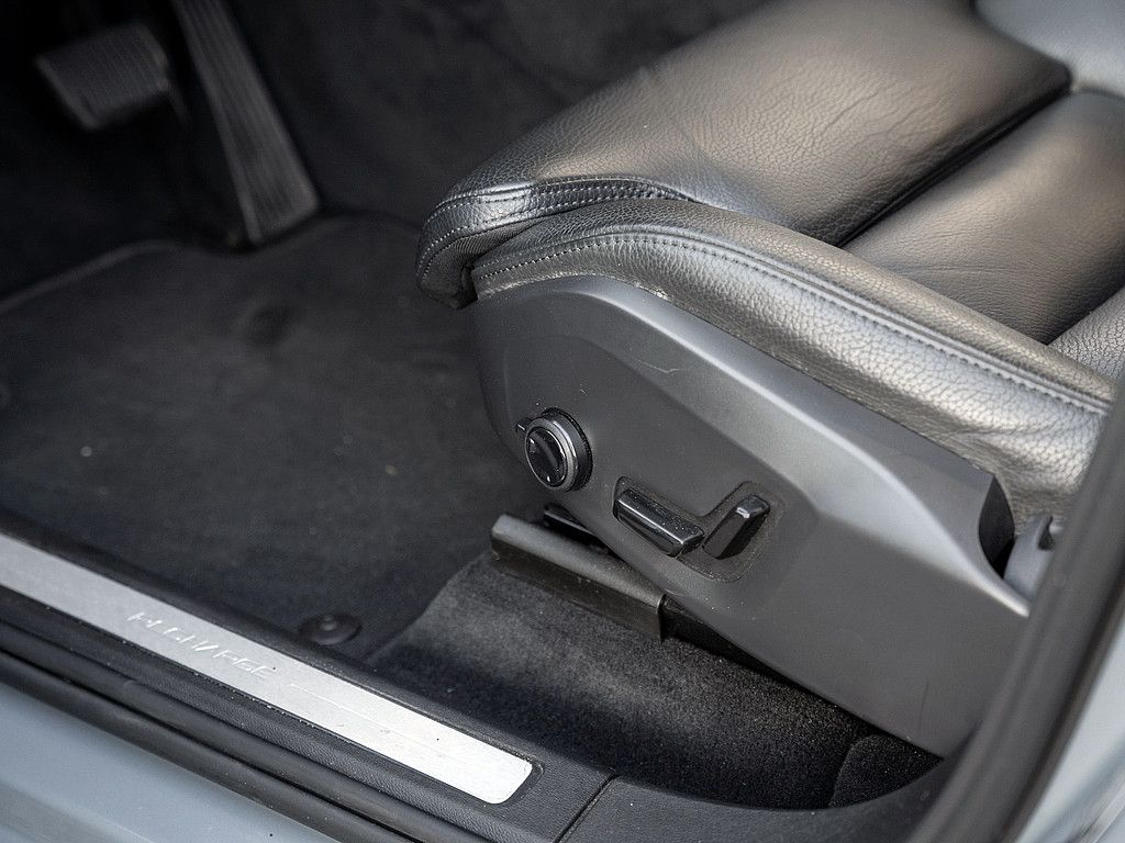 Volvo XC60 T8 R-Design Recharge Plug-In Hybrid AWD H/K