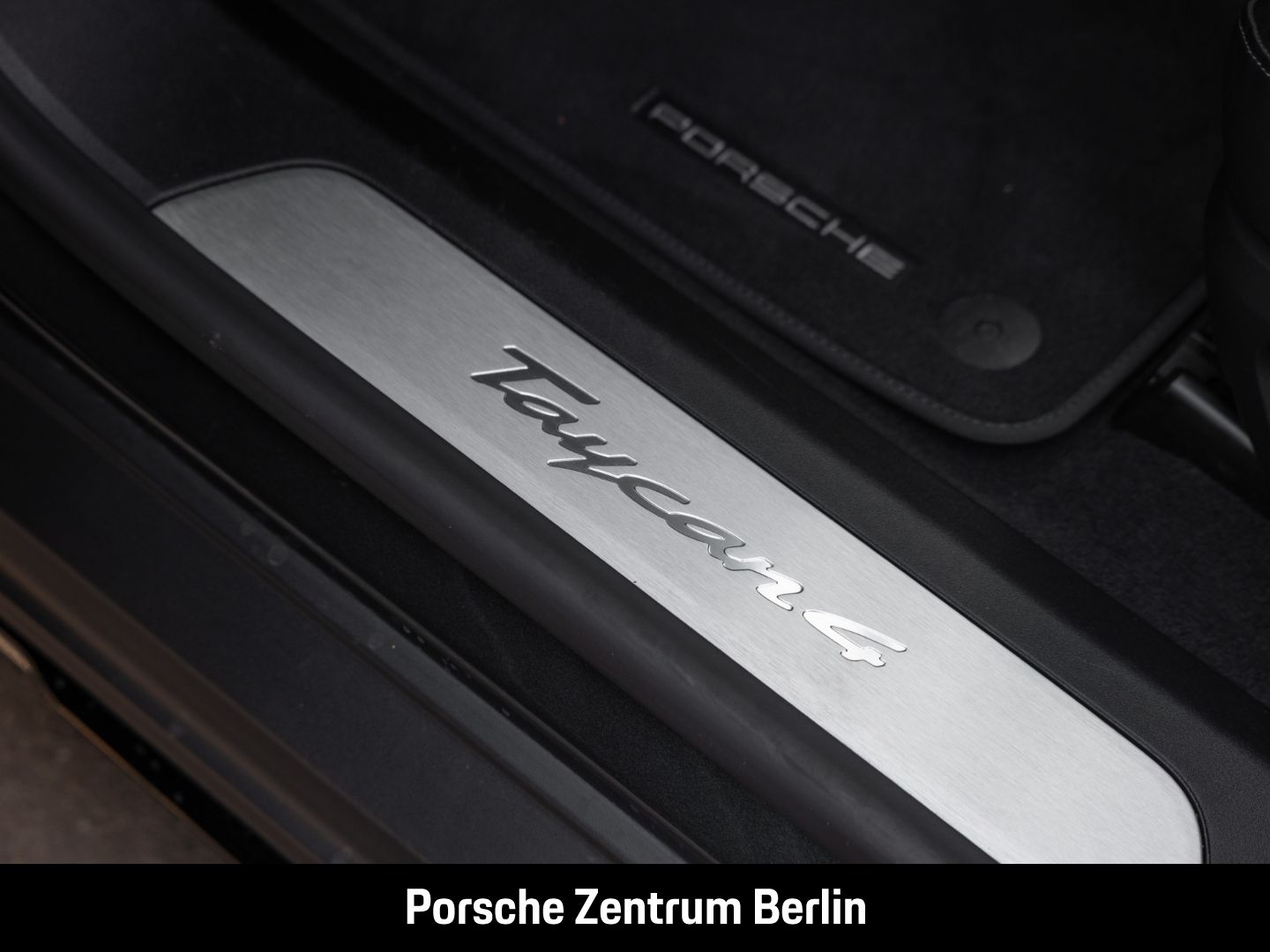 Porsche Taycan 4 Cross Turismo HD-Matrix Offroad Paket