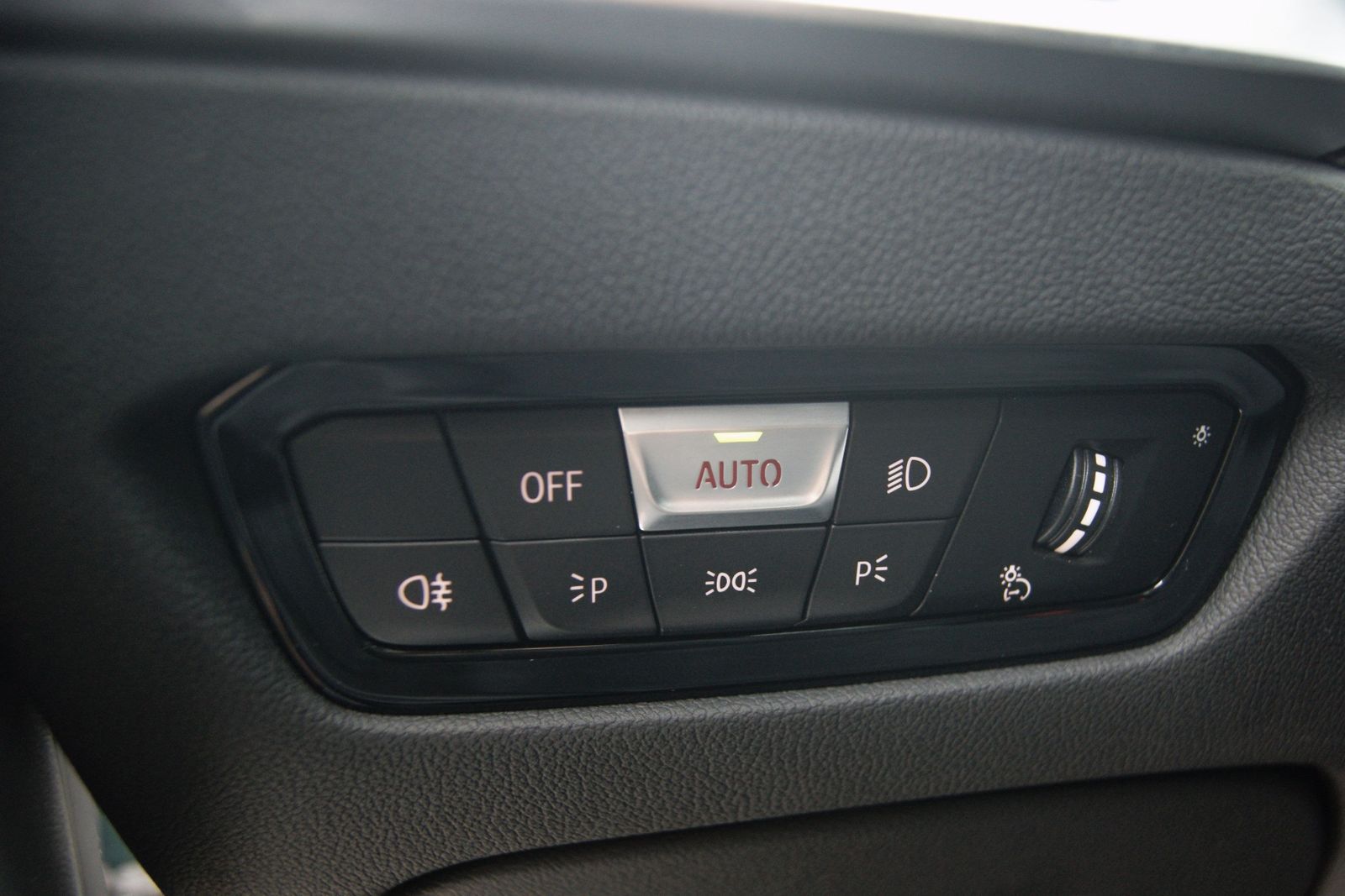 BMW 320i TOUR SPORT - Samsaru's Car Outlet