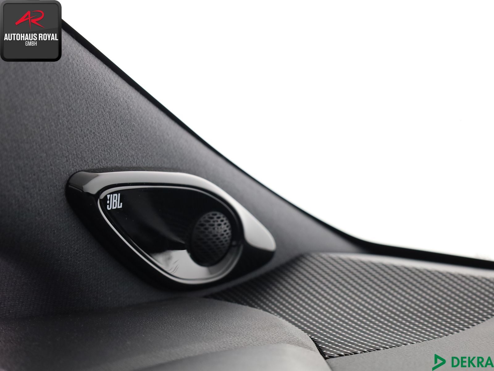 Toyota Corolla 2.0 Hybrid - Samsaru's Car Outlet
