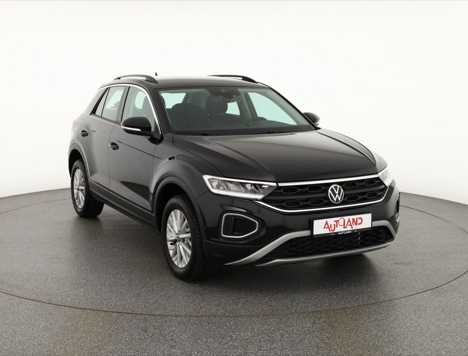 Volkswagen T-Roc 1.5 TSI DSG - Samsaru's Car Outlet