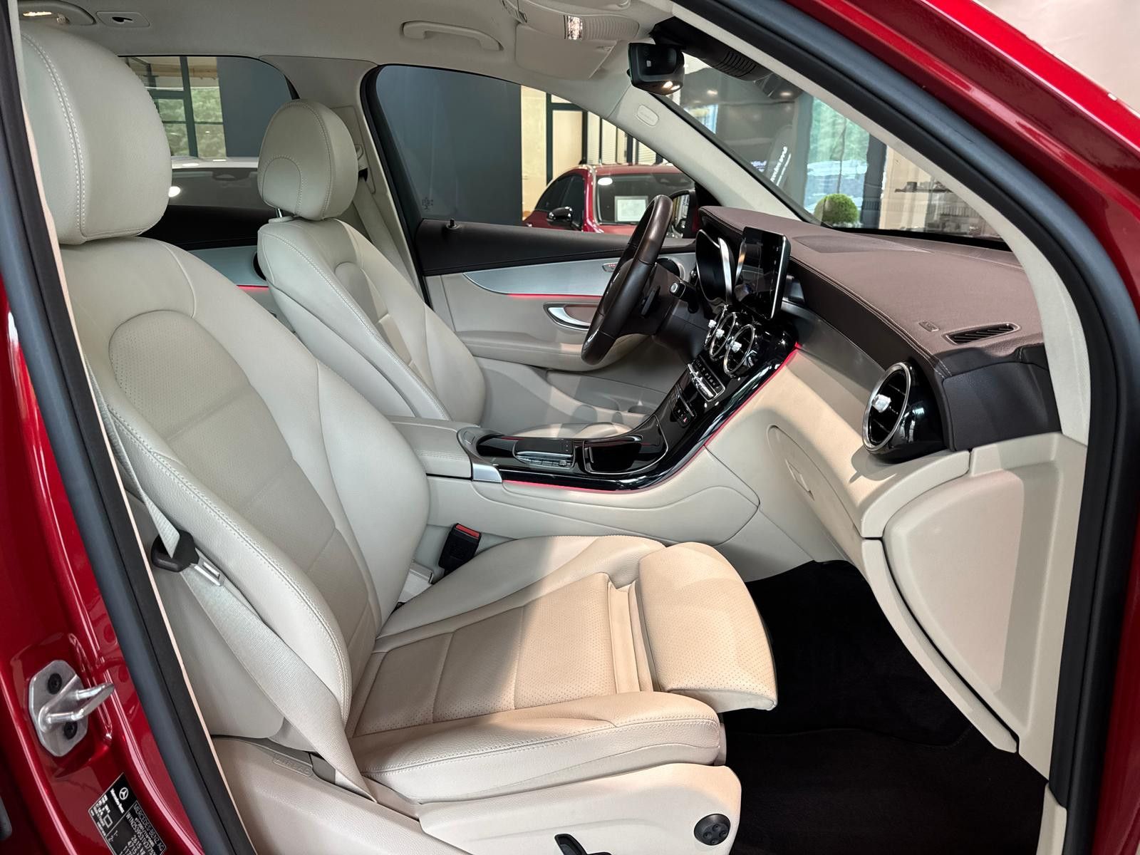 Mercedes-Benz GLC 300 e 4M - Samsaru's Car Outlet