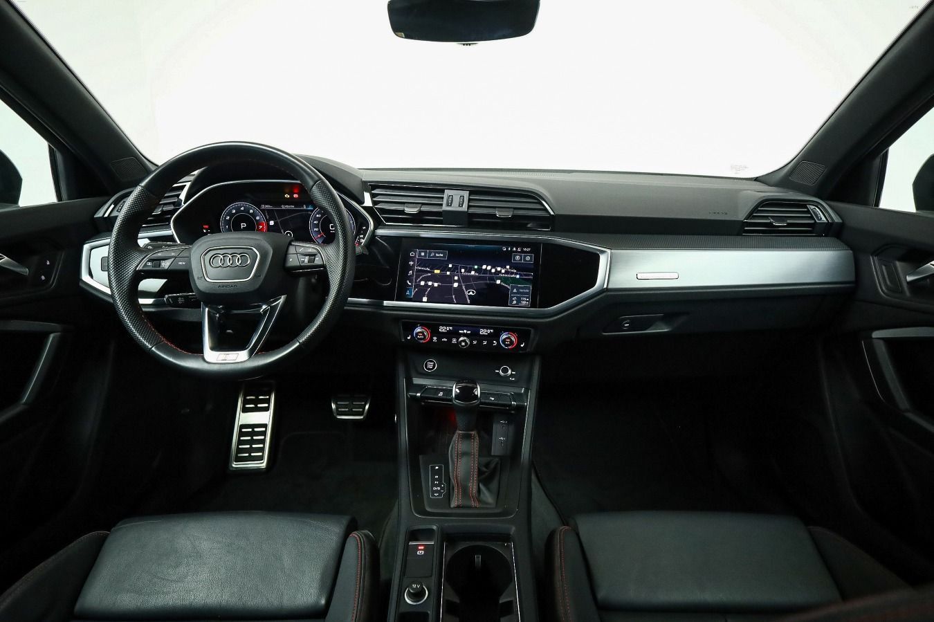 Audi Q3 S line black 45 TFSI qu. Assist, Navi, Sound