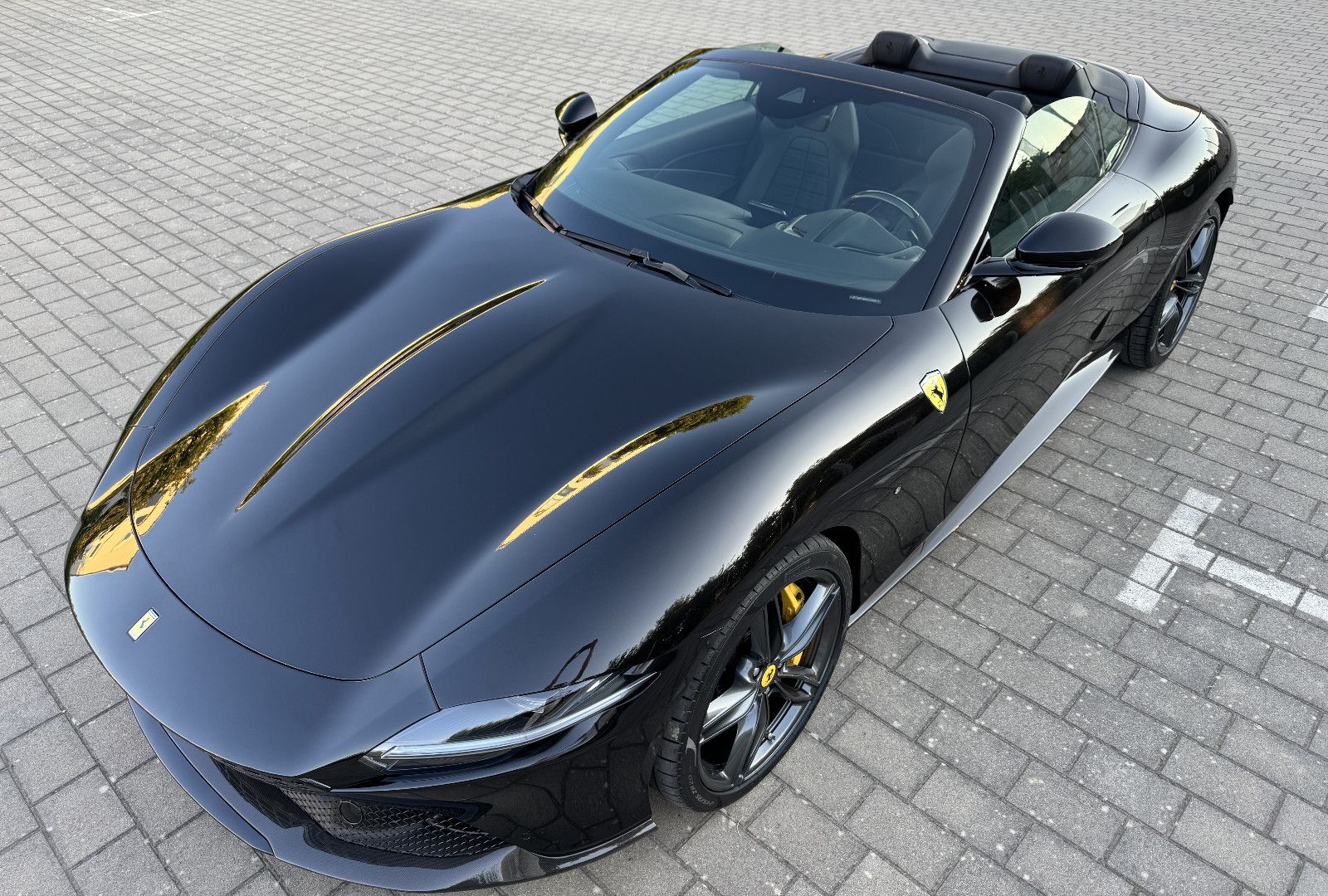 Ferrari Roma Spider - Samsaru's Car Outlet