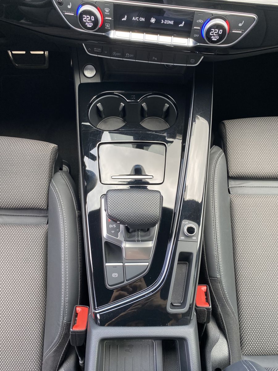 Audi A4 Avant 40 TFSI S-Line - Samsaru's Car Outlet