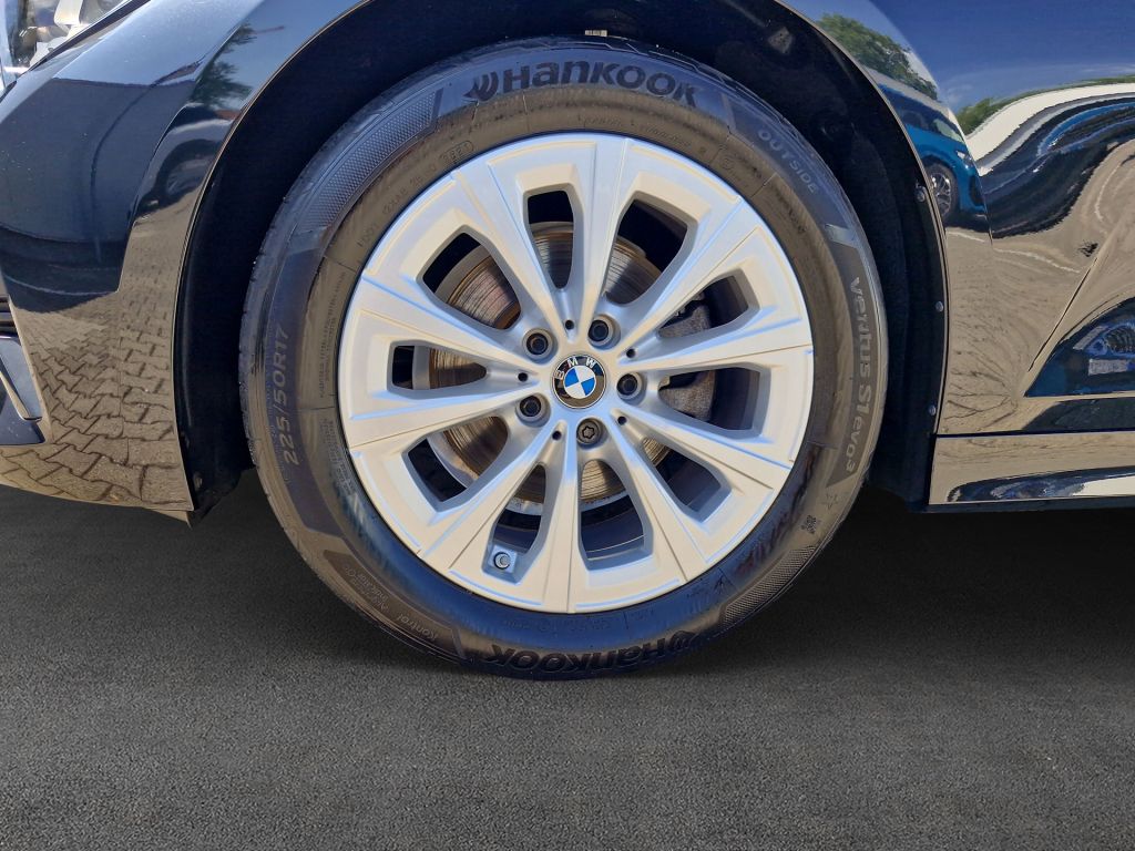 BMW 320i Touring Aut. Advantage - Samsaru's Car Outlet
