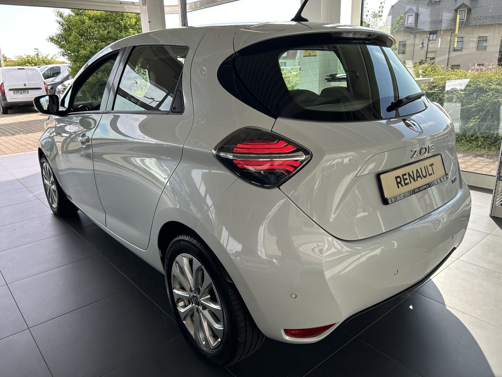 Renault ZOE EXPERIENCE R110 Z.E. 50 - Samsaru's Car Outlet