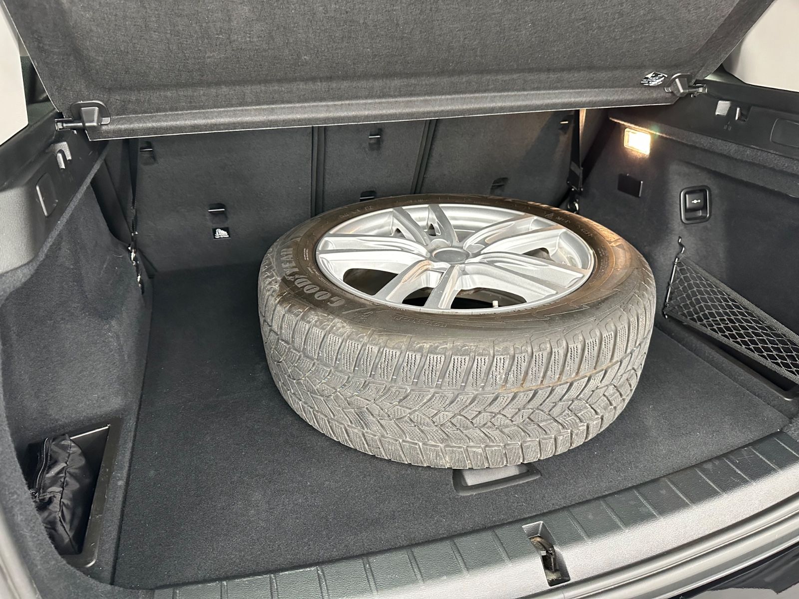 BMW X1 xDrive 25 e Hybrid - Samsaru's Car Outlet